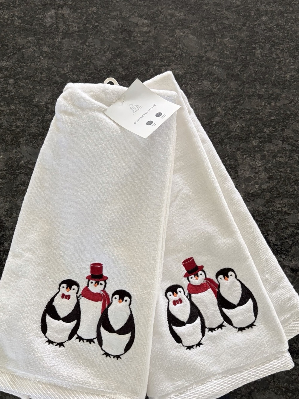 BNWT Hand Towels penguin embroidered15